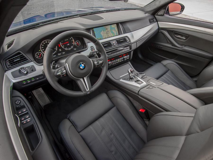  BMW M5 2013 года  (US) (фото 2 из 10)